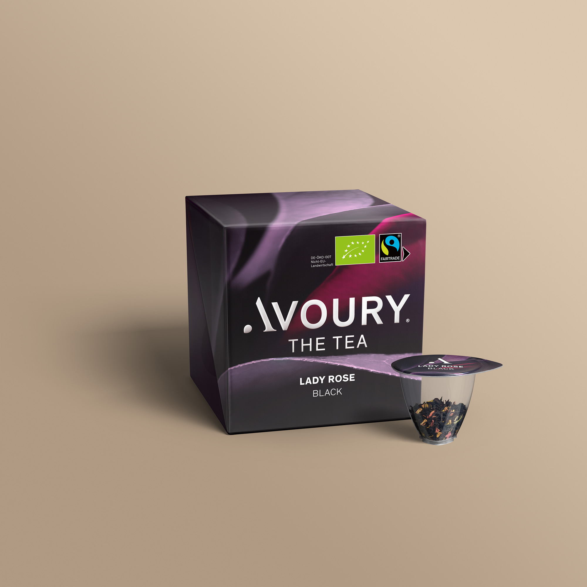 Lady Rose Schwarzer Tee von Avoury als 3D-Ansicht mit Kapsel